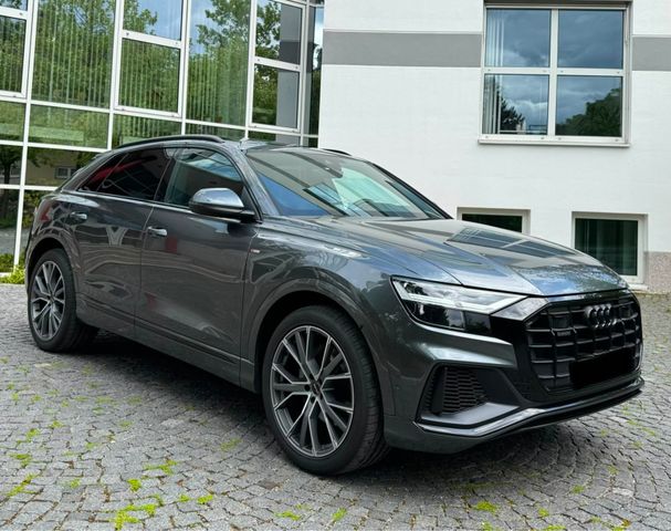 AUDI  Q8 55 TFSI S-Line Pano/AHK/Softclose/Garantie