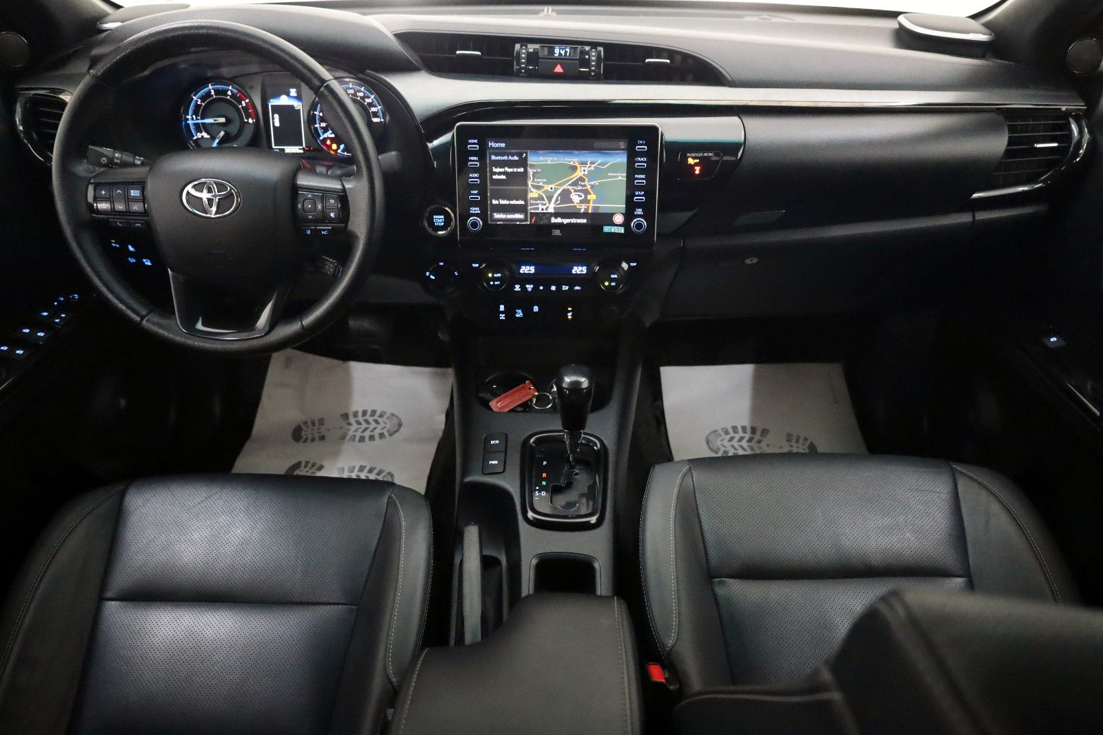 Fahrzeugabbildung Toyota Hilux 2.8 D-4D Invincible,Navi,ACC,  AHK