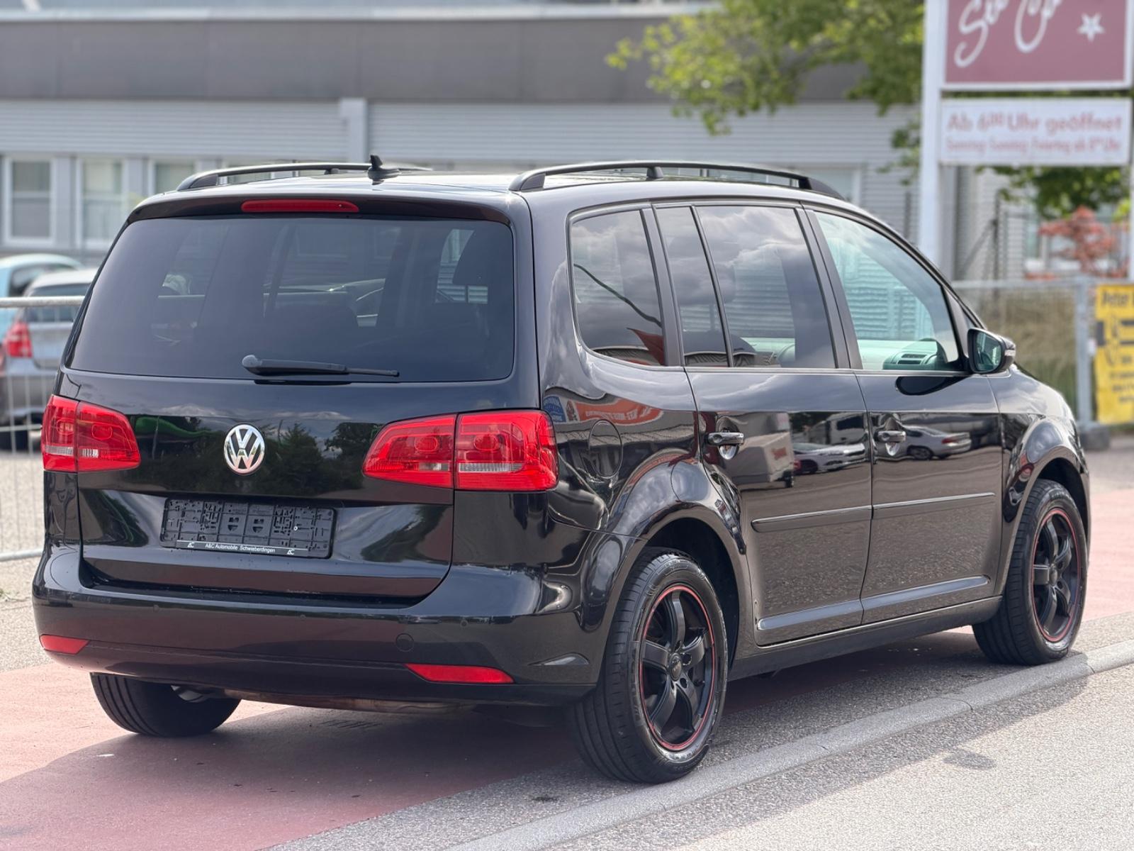 Volkswagen Touran Trendline AHK' TEMP' NAV
