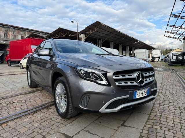 Mercedes-Benz MERCEDES-BENZ GLA 200 d Automatic Business