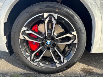 BMW iX2 xDrive30 M Sportpaket DAB LED Komfortzg.