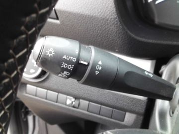 Bild 17 Opel Vivaro M 1.5D Holz Verglast Navigation Kamera