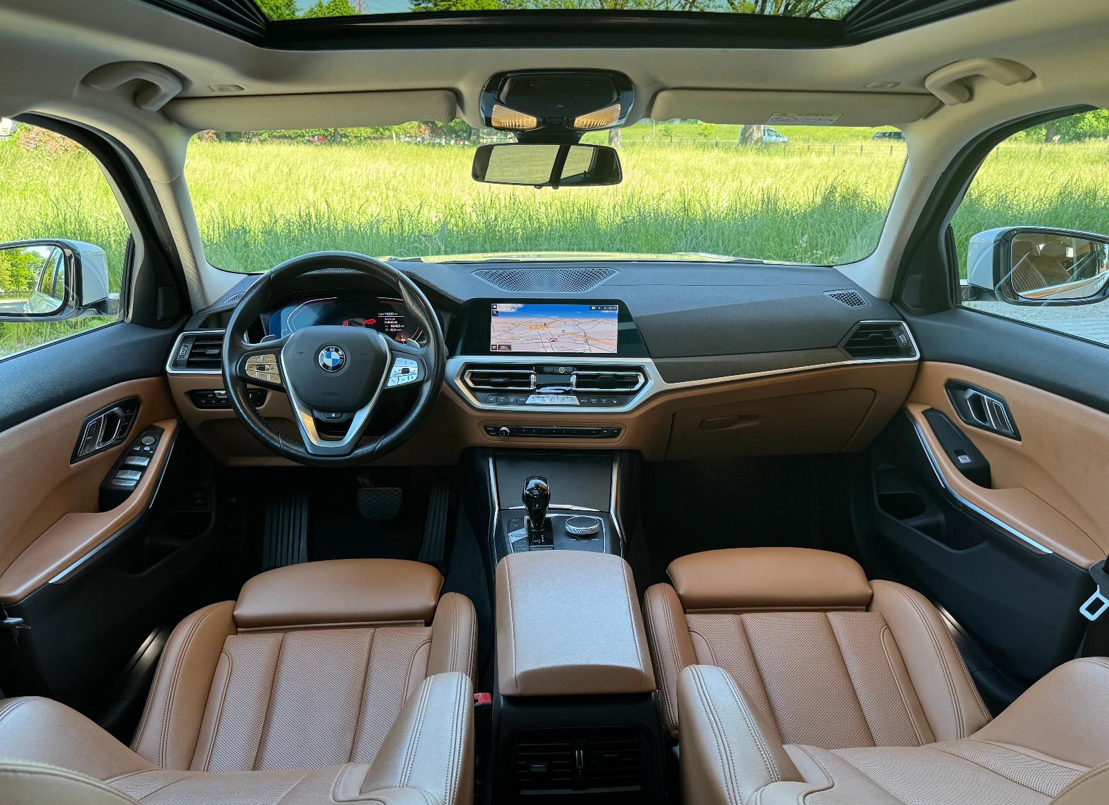 BMW 320d xDrive Touring Luxury Line Pano AHK VOLL 1H