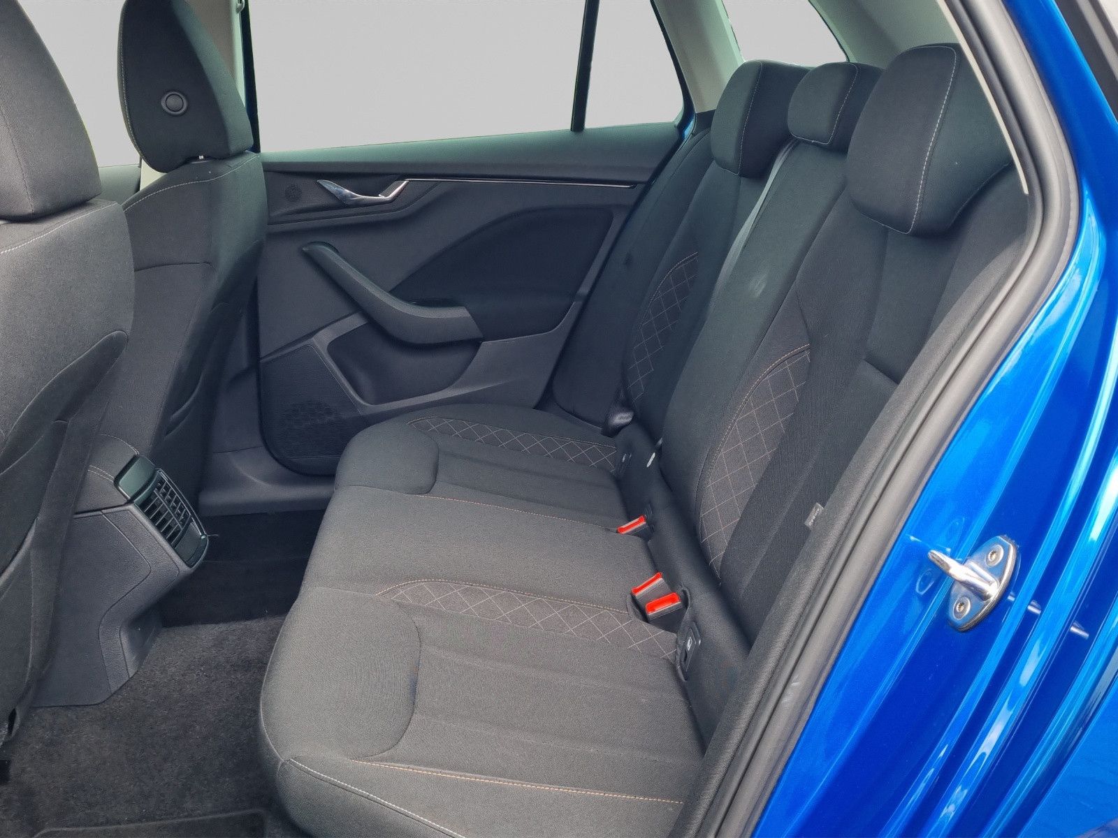 Fahrzeugabbildung SKODA Kamiq Ambition 1,0 TSI DSG ACC PDC