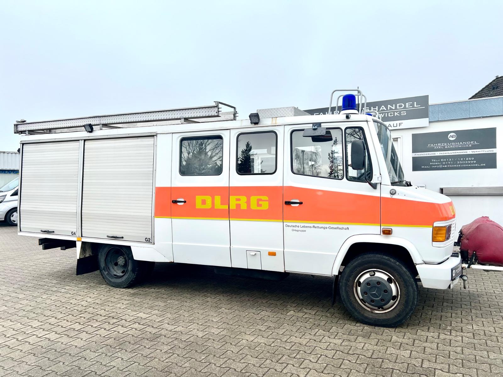 Mercedes-Benz 711 D Rüstwagen DLRG DoKa 9-Sitzer
