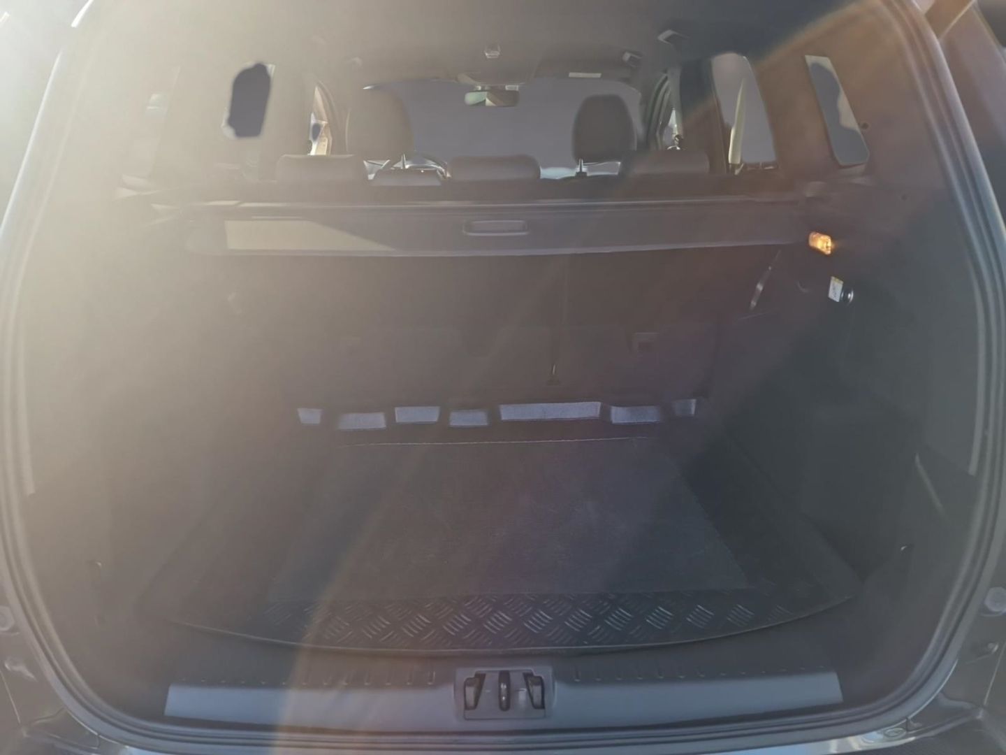 Fahrzeugabbildung Ford Kuga ST-Line, AHK, Xenon,Navi,Winterpaket