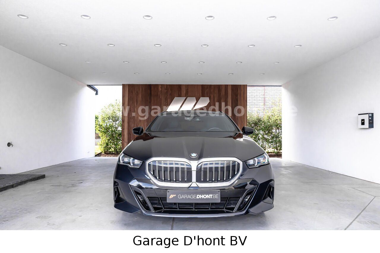 BMW 520 i touring, M pack, Pano, Parking plus,Harman imagem 2