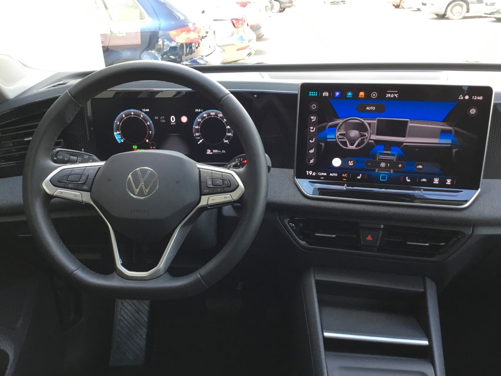 Fahrzeugabbildung Volkswagen Tiguan 1.5 eTSI DSG+AHK+LED+Kamera+Sitzheizung