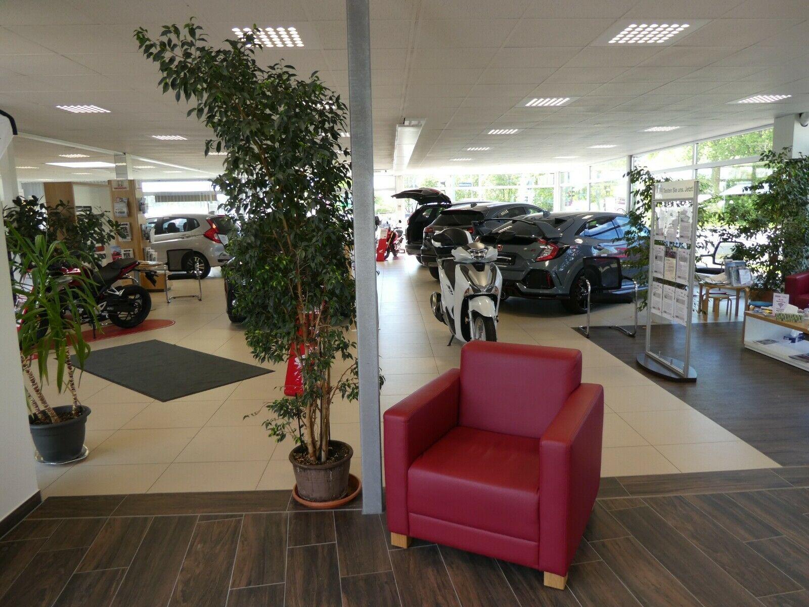 showroom-image-top