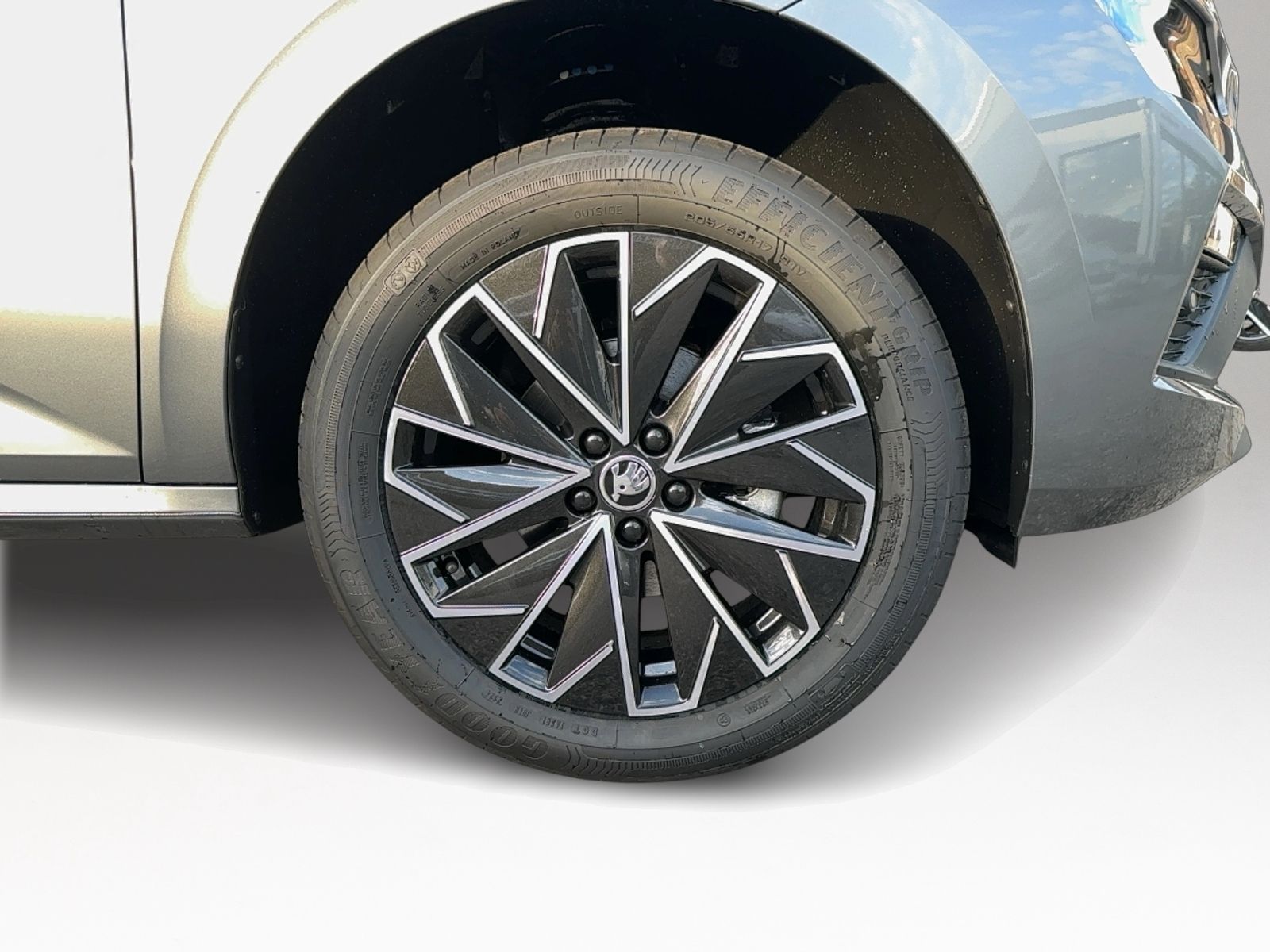 Kamiq 1.0 TSI Drive, 17" Alu, flat floor, LED, G