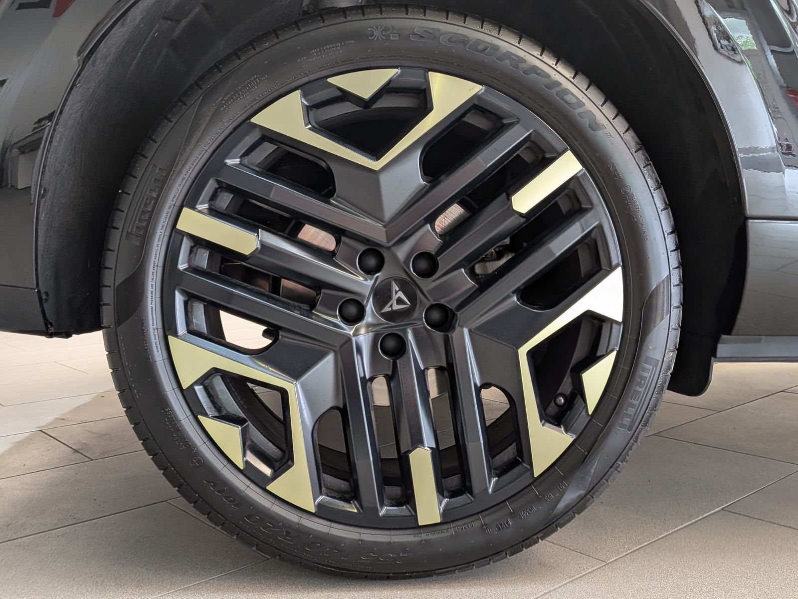 Fahrzeugabbildung CUPRA Terramarr 1.5 eTSI Tribe Sennh Matrix HUD AHK 20