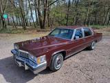 Cadillac Fleetwood - Cadillac Fleetwood mit Benzin-Antrieb