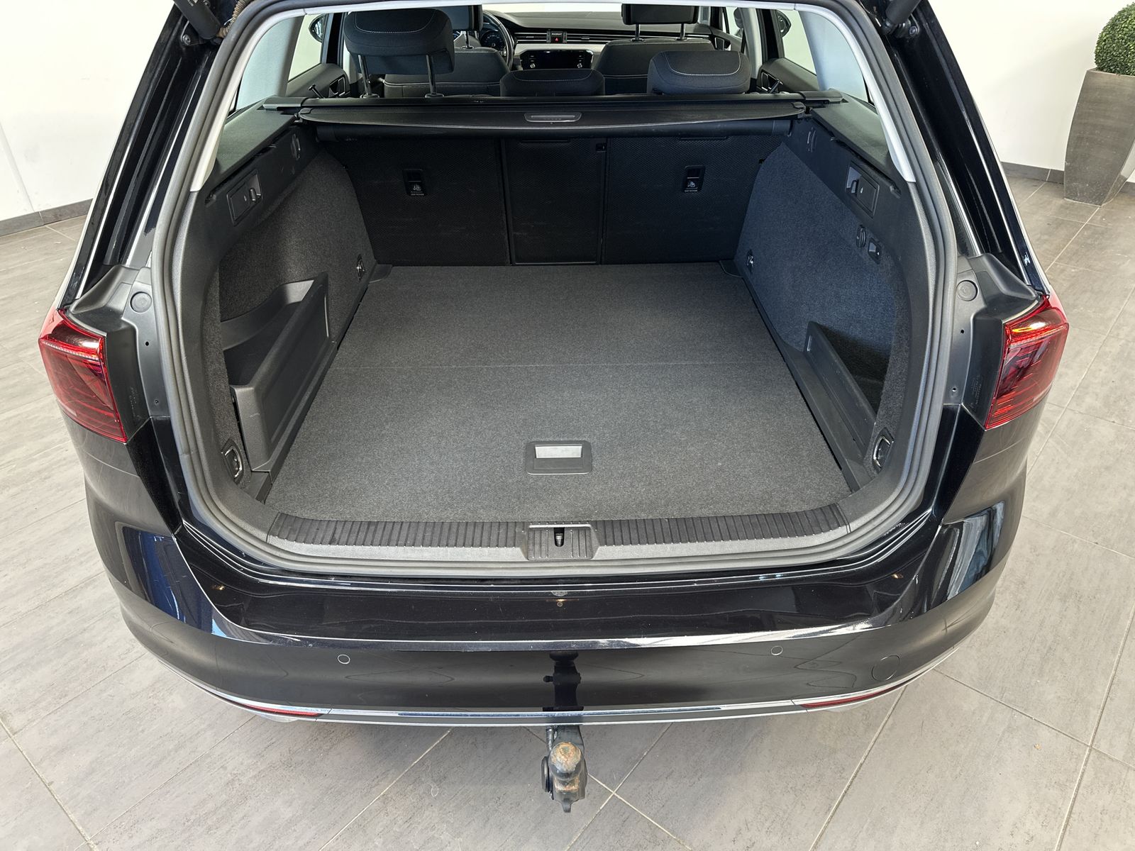 Fahrzeugabbildung Volkswagen Passat Variant GTE NAV+IQ-LIGHT+AHK+KAMERA+17ZO