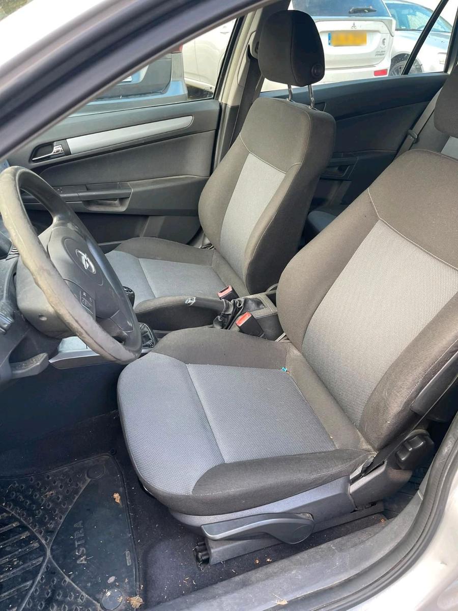 Opel Astra 2005 — photo 9