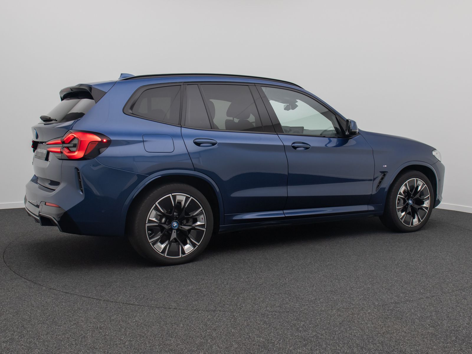 Fahrzeugabbildung BMW iX3 Impressive M Sport Panorama 360°HUD DAB H/K