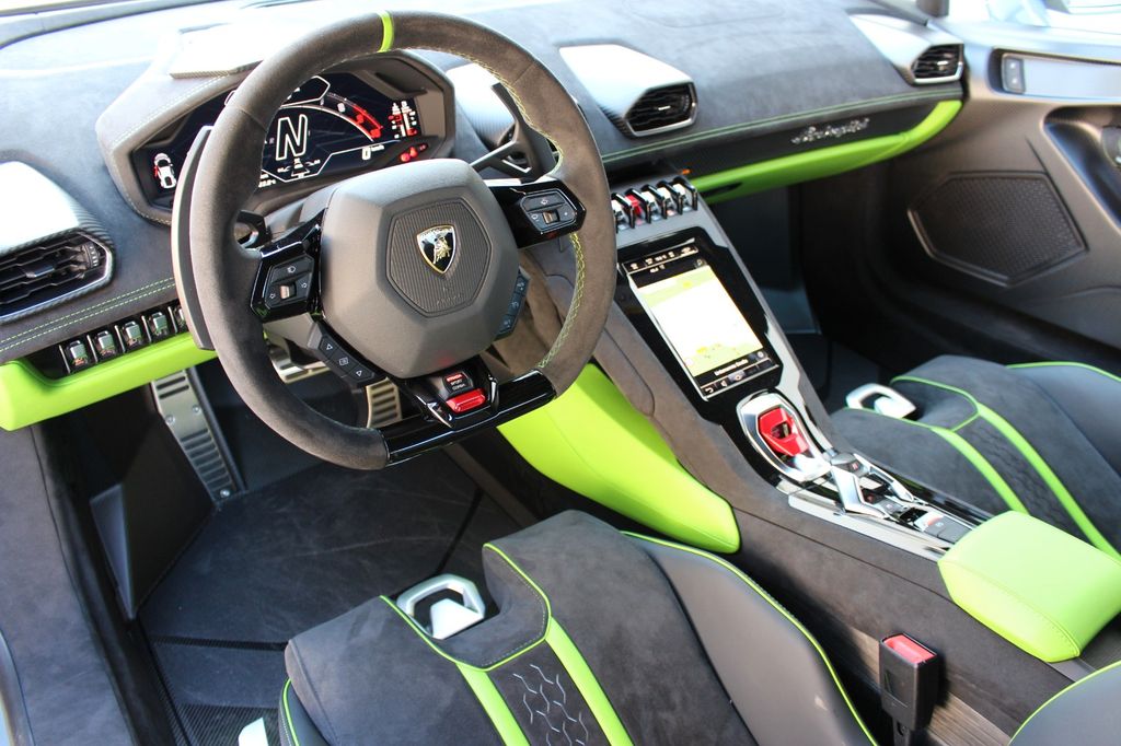 LAMBORGHINI Huracán Tecnica / CARBON INT/ FUNCTIONAL/ DAMISO LAMBORGHINI Huracán Tecnica / CARBON INT/ FUNCTIONAL/ DAMISO