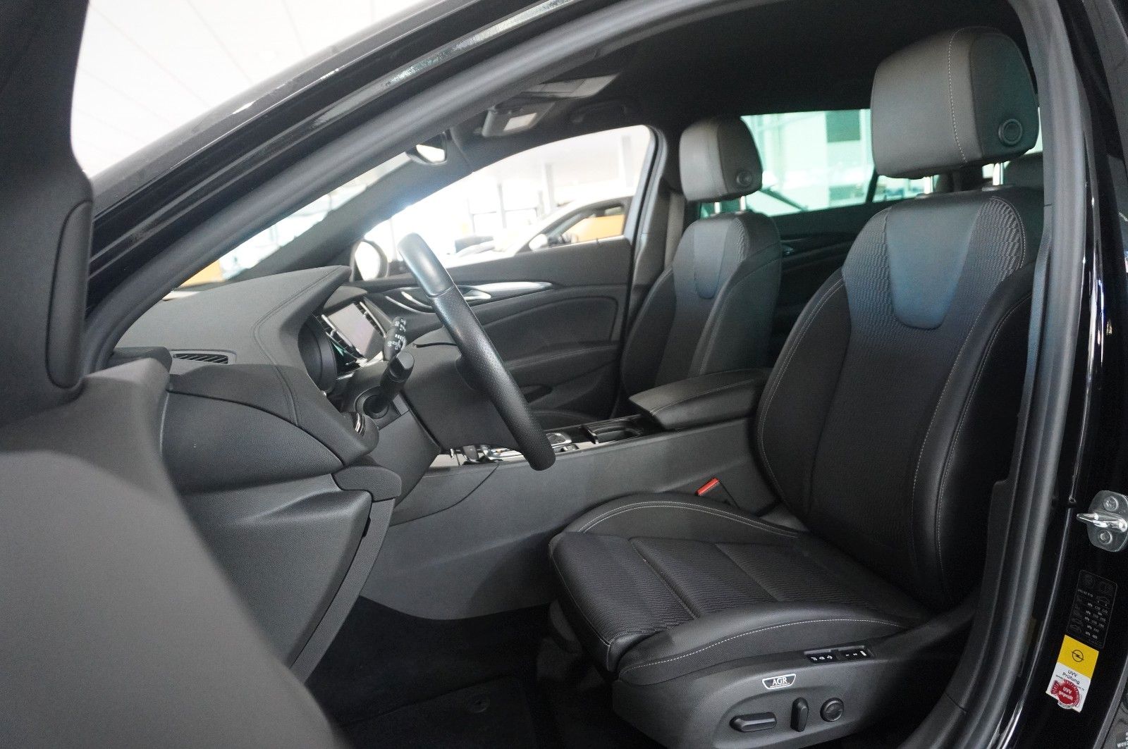 Fahrzeugabbildung Opel Insignia B ST 2.0D ELEGANVE NAVI/LED/KAMERA/OPC