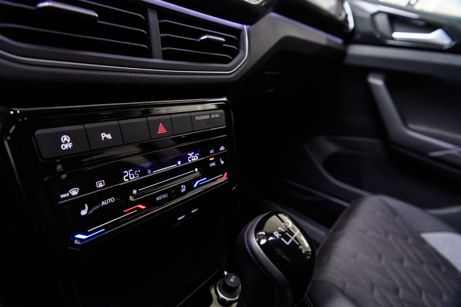 Fahrzeugabbildung Volkswagen T-Cross Goal 1.0 TSI LED+APP+ACC+SHZ+5 J.GARANT.
