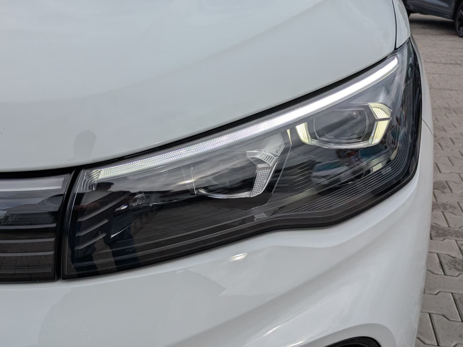 Fahrzeugabbildung Volkswagen Tiguan 2.0 TDI 4M R-Line PANO*H&K*AHK*MATRIX*20"