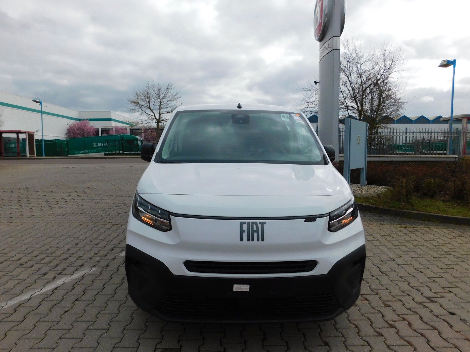 Fahrzeugabbildung Fiat Doblò Kastenwagen XL 1.5 Diesel 75 kW