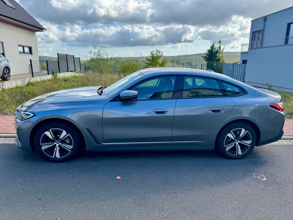 Image of BMW i4