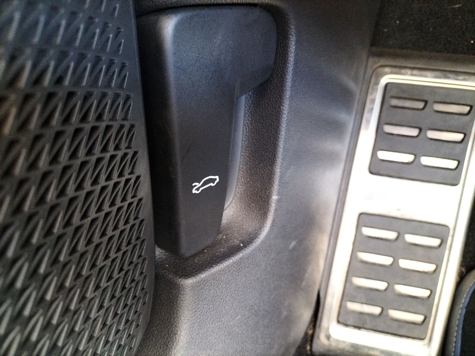 Fahrzeugabbildung Volkswagen Golf VIII R 4M  DSG Matrix Navi Harman AID ACC R