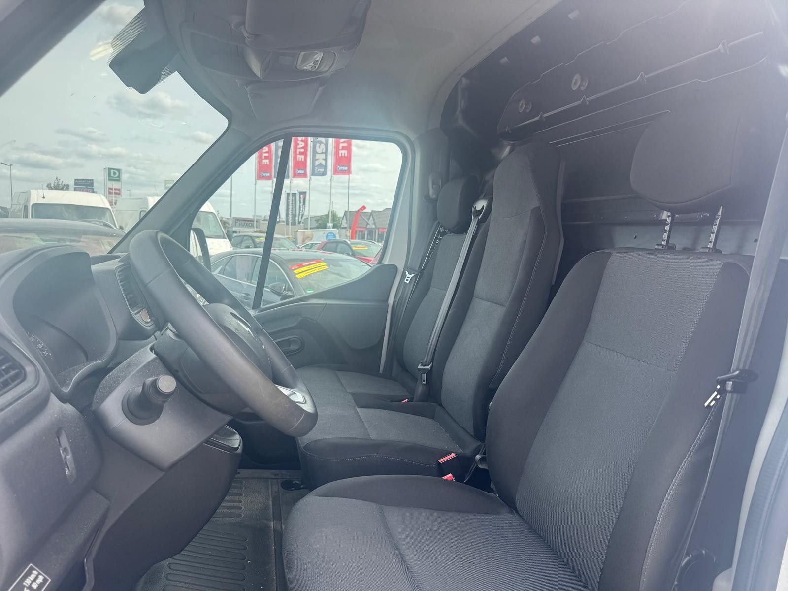 Fahrzeugabbildung Renault Master III Kasten L1H2 HKa 3,5t/1.HAND/KLIMA
