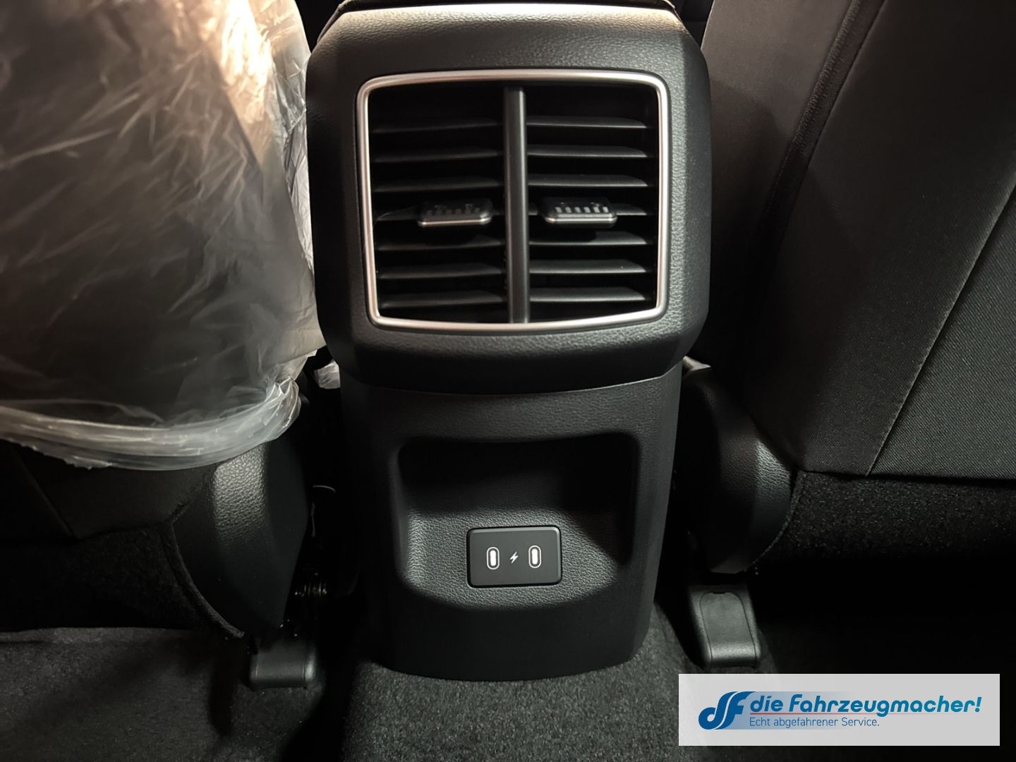 Fahrzeugabbildung Kia Sportage 1.6 T-GDI AWD 7DCT 2-Zonen-Klimaautomat