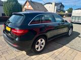 Mercedes-Benz GLC 250 d 4MATIC / AHK / wenig Km / AMG-Line  - Mercedes-Benz GLC 250 von privat