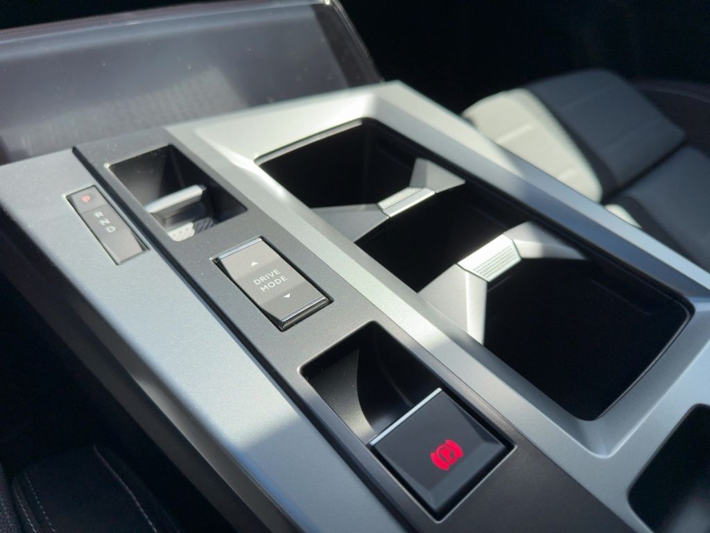 Fahrzeugabbildung Opel Grandland GS Allwetter, SHZ, LHZ, Apple CarPlay