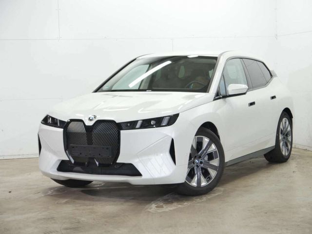 BMW iX xDrive45 HK Surroung, Lenkradhzg, 21" Aerodyn