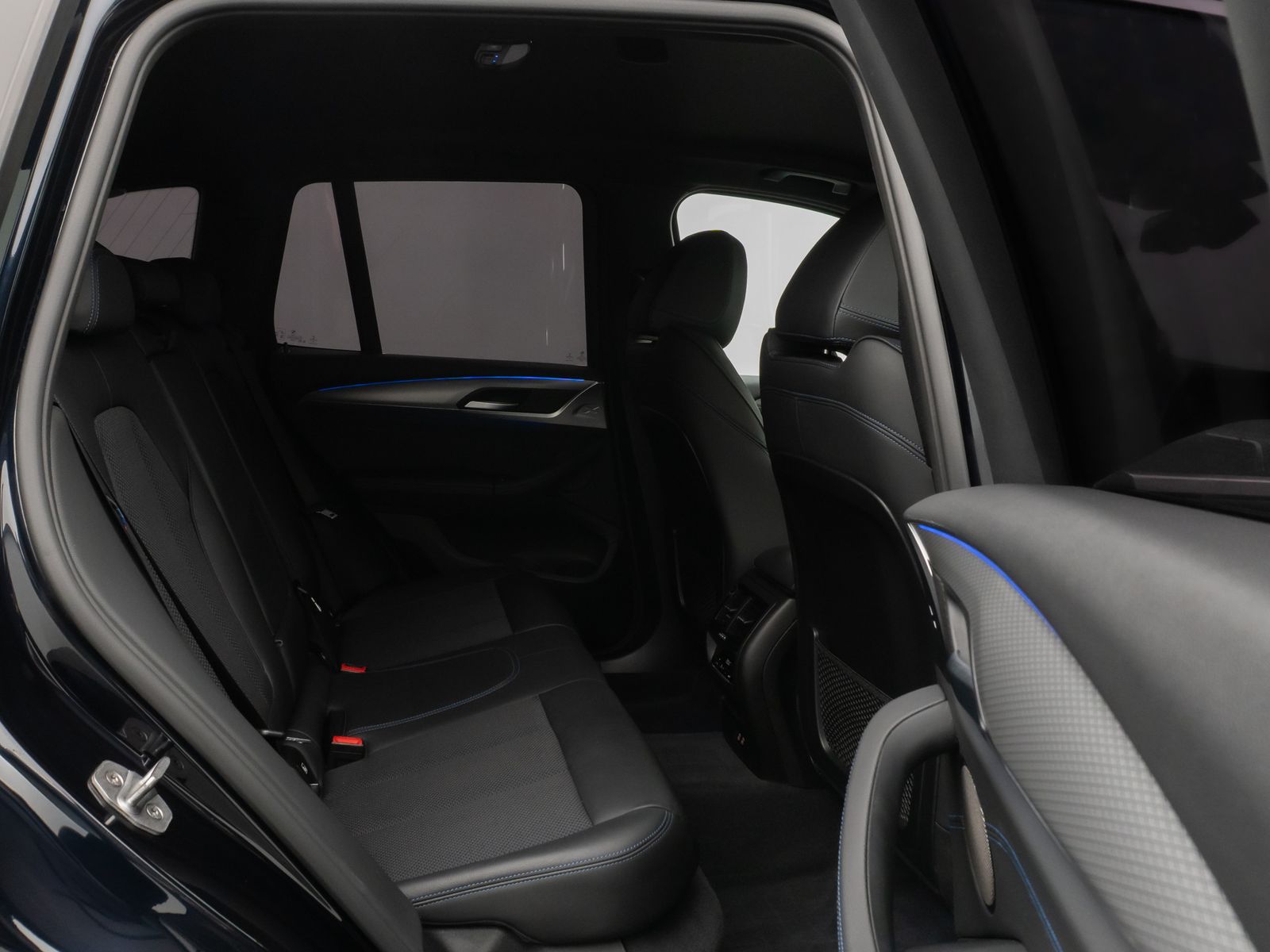 Fahrzeugabbildung BMW X3 xD20d M Sport Kamera HUD DAB H/K AHK Komfort