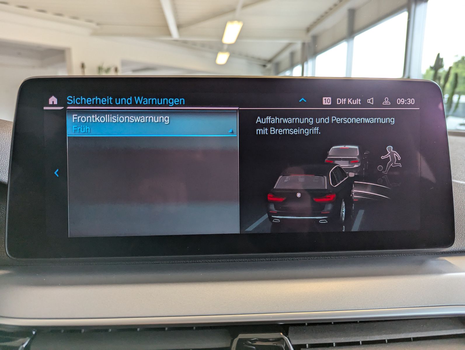 BMW 530 e Frozen-Dark Shadow LED Kamera AHK 4-Zonen - Image 31