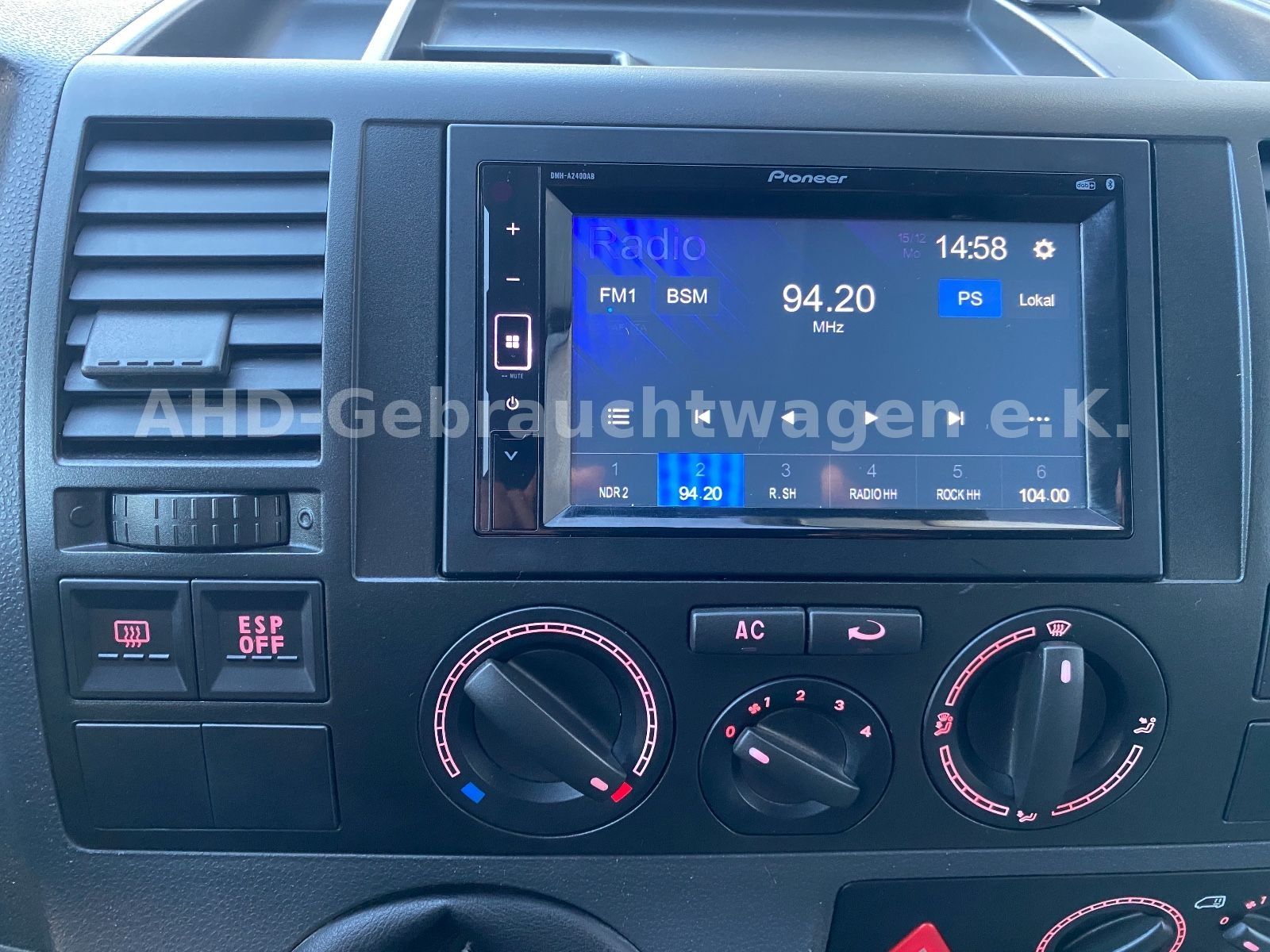 Fahrzeugabbildung Volkswagen T5 Langer Radstand 1.9 TDI 9-Sitzer Klima AHK