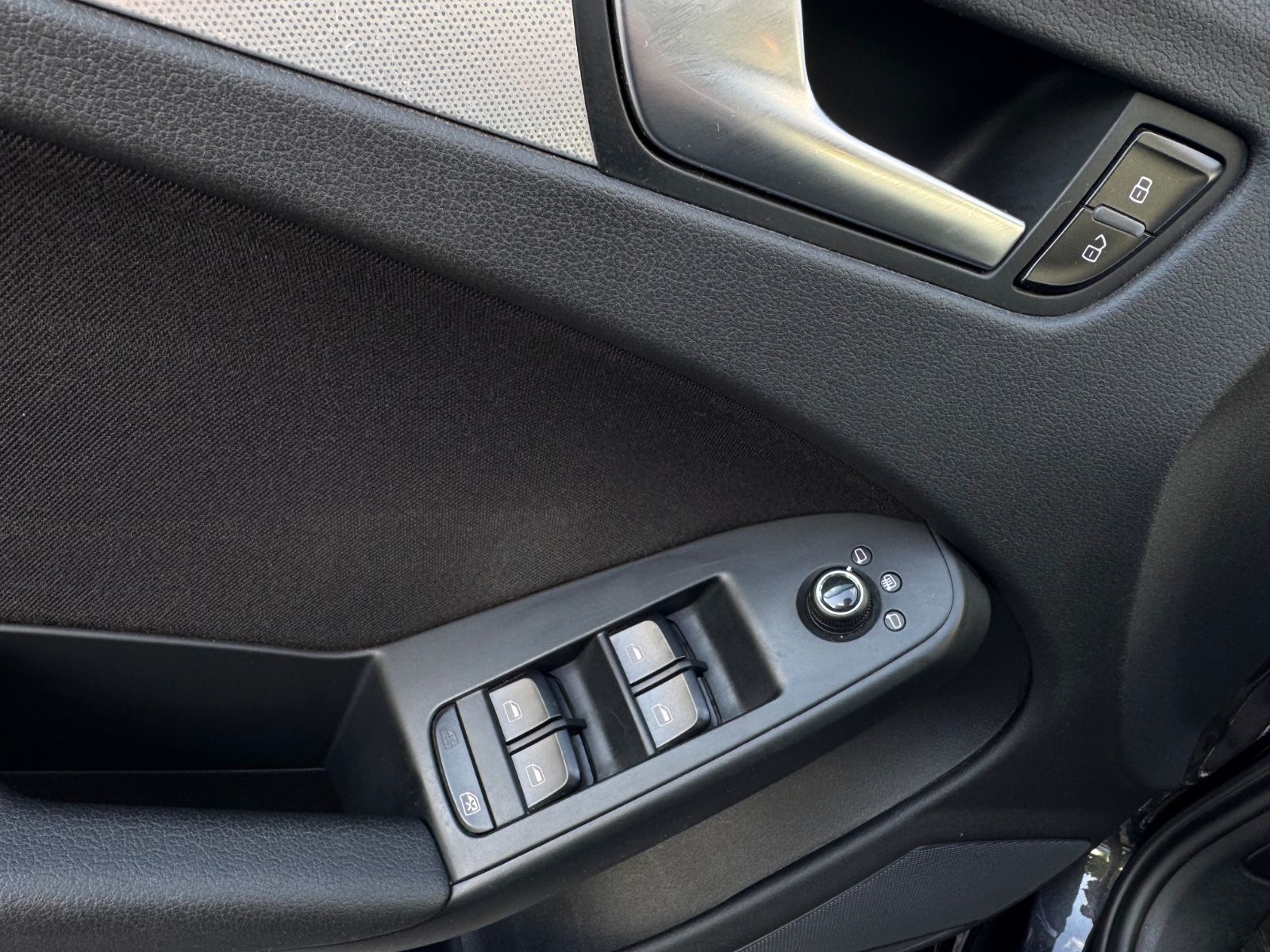 Fahrzeugabbildung Audi A4 Avant Ambition quattro*8Fach Alu*LED*Xenon