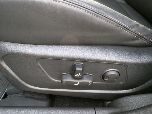 Fahrzeugabbildung KGM Torres EVX Bliss Key*LED*LHZ*Navi*PDC*SH*ALU