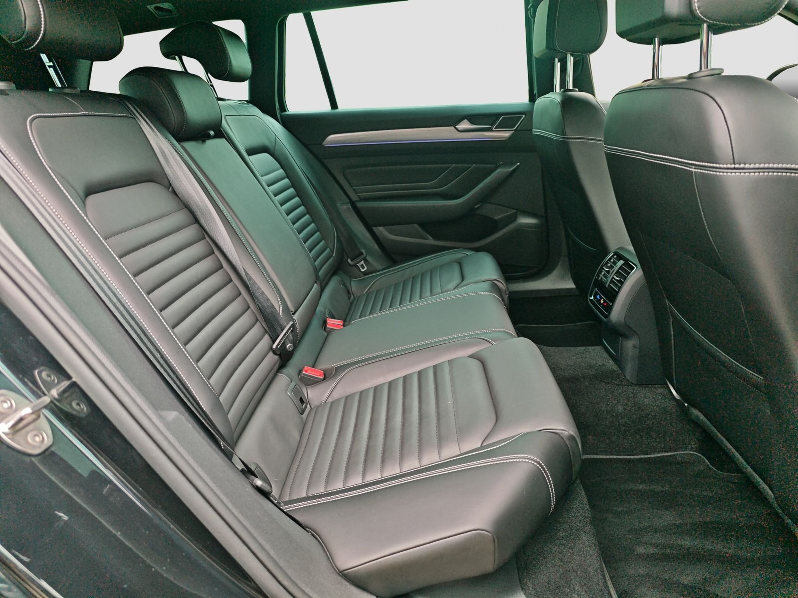 Volkswagen Passat Variant - Bild 16