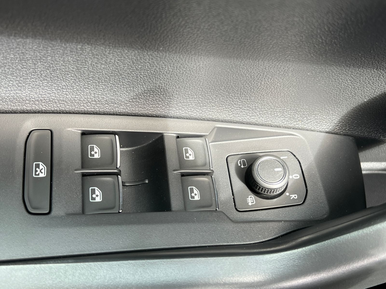 Fahrzeugabbildung Volkswagen Polo GOAL 1.0 TSI * LED, App-Connect, 16"-LM*