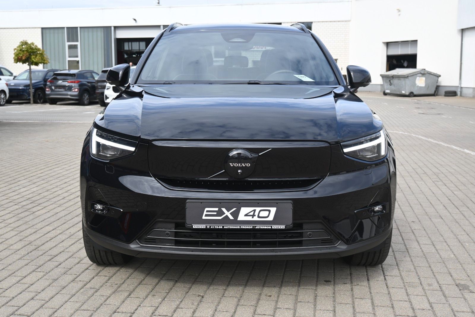 Fahrzeugabbildung Volvo EX40 Ultra Black Edt Single Motor Extended Range