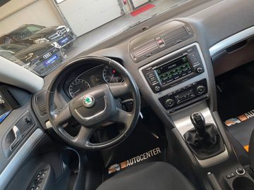 Skoda Octavia Combi Scout 4X4 *TÜV Neu*Xenon*