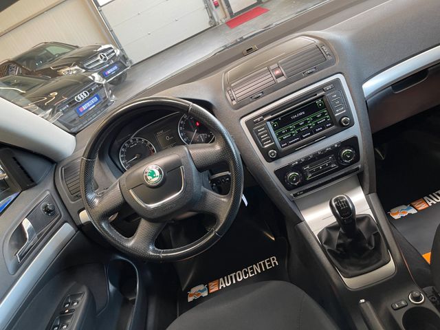 Skoda Octavia Combi Scout 4X4 *TÜV Neu*Xenon*