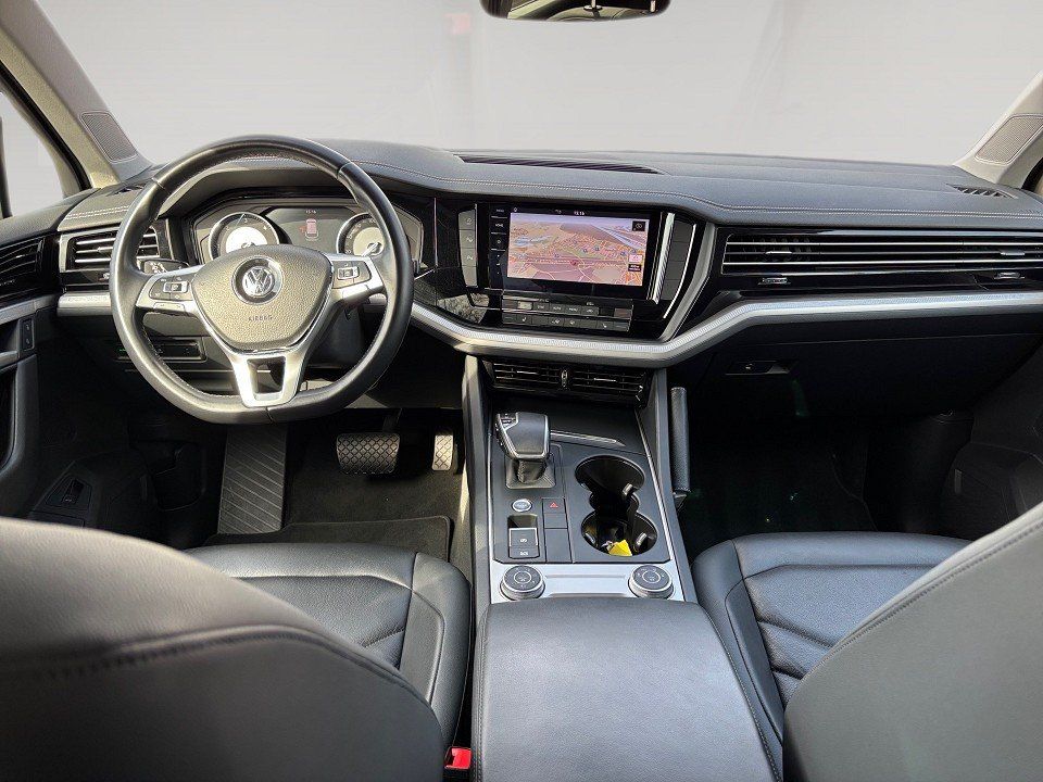 Fahrzeugabbildung Volkswagen Touareg 3.0 TDI V6 230PS Basis 4Motion