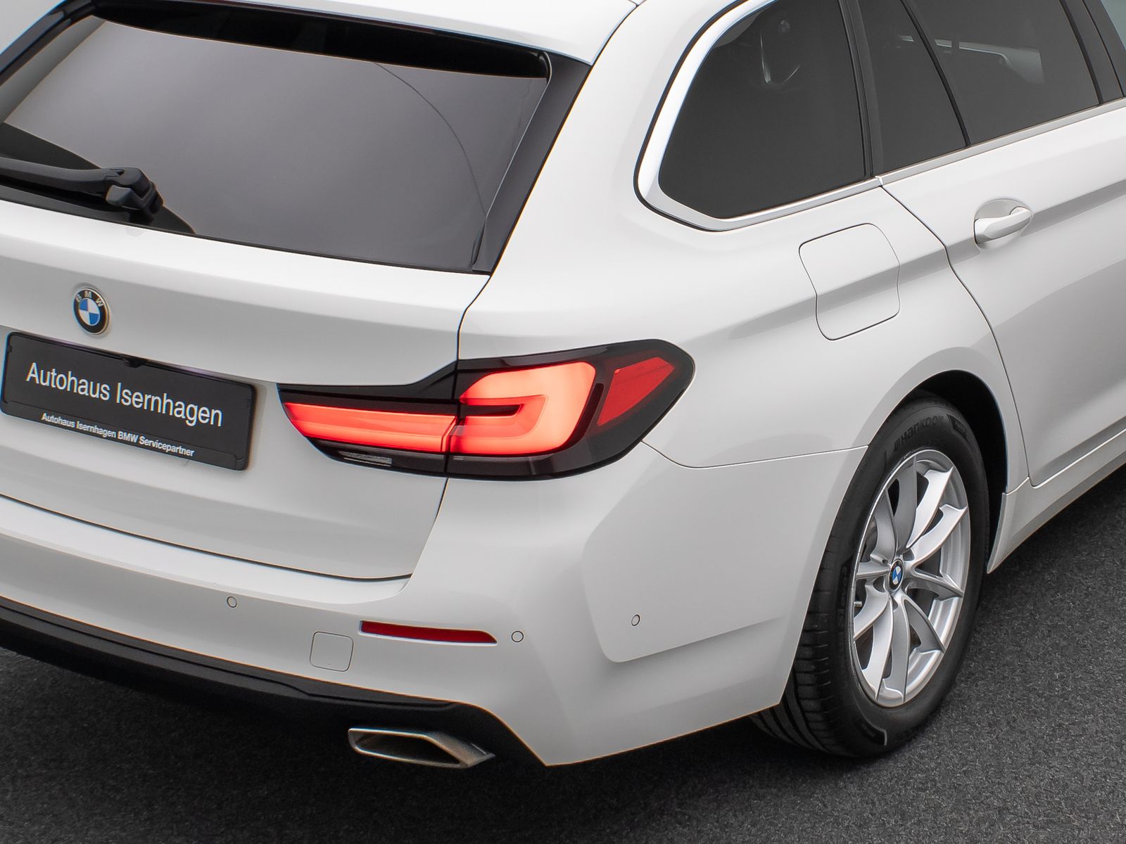 Fahrzeugabbildung BMW 520d xD Alarm DAB Kamera HiFi Belüftung Komfort