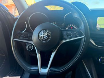 Alfa-Romeo Stelvio - 10