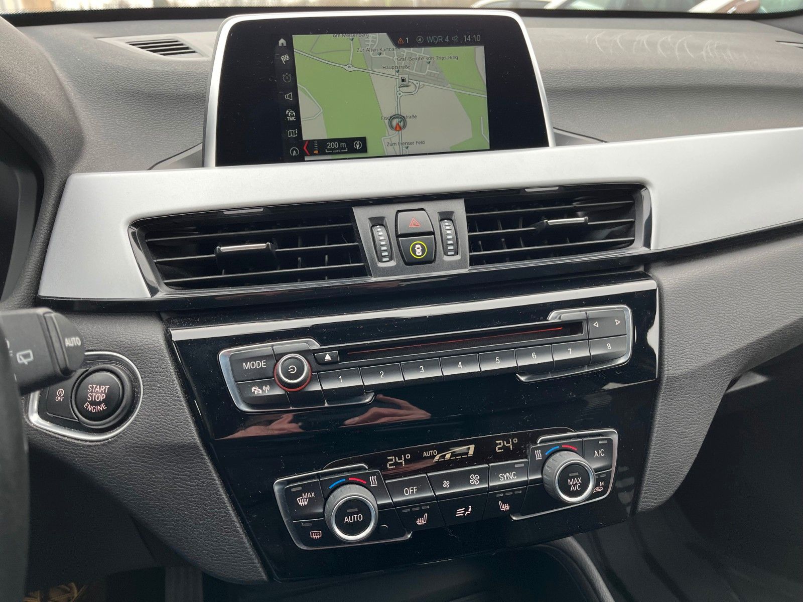 Fahrzeugabbildung BMW X1 sDrive18i Aut. Navi SCHECKHEFT Parkass SPORTS