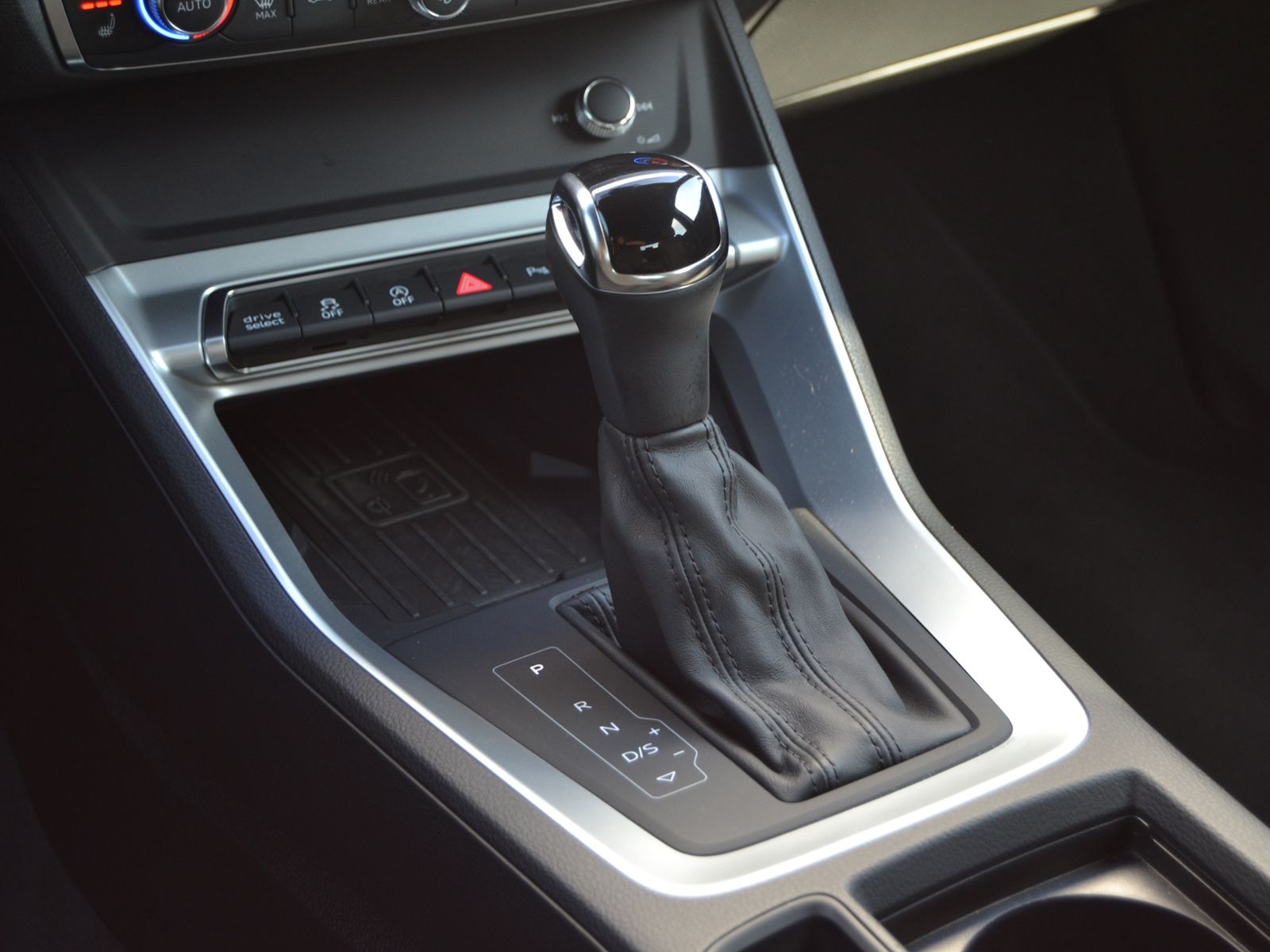 Q3 35 TFSI S-tronic Advanced OPTIK-SW/AHK/LED/18