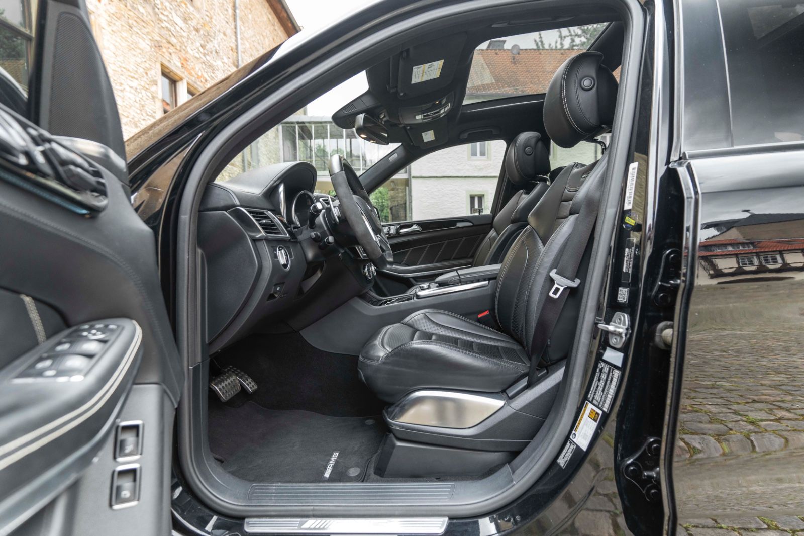 Fahrzeugabbildung Mercedes-Benz GL 63 AMG GLS-Optik 360° LED H&K Massage ACC