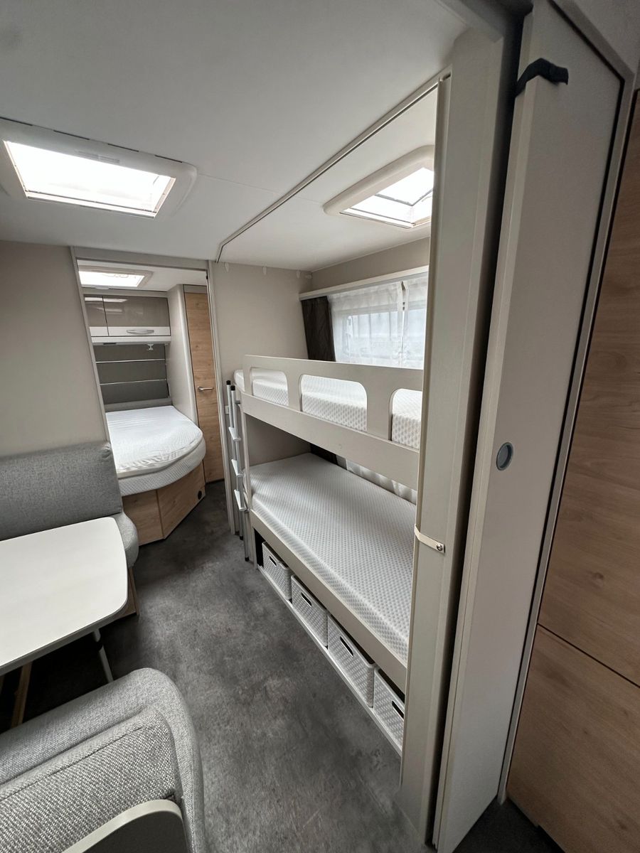 Fahrzeugabbildung Dethleffs Nomad 730 FKR - Autarkie Monster - Voll!!!