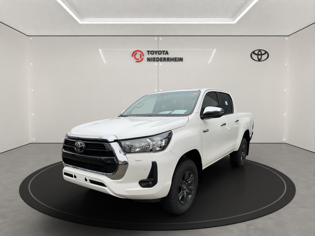 Toyota Hilux DC Comfort AT NAVI RFK PDC CARPLAY