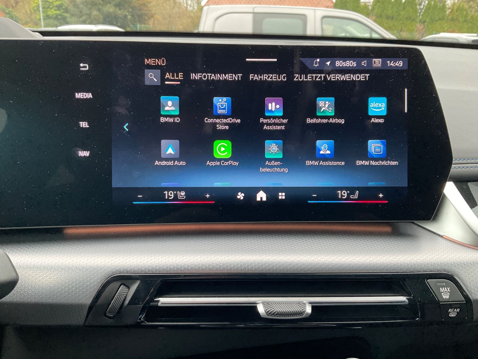 Fahrzeugabbildung BMW iX1 30 xDrive M Sport,HeadUp,Navi,Kamera